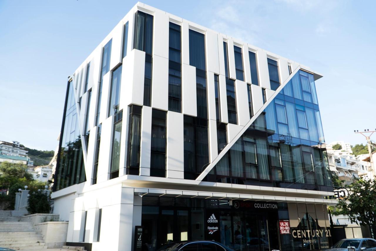 Center Hotel Sarandë 外观 照片