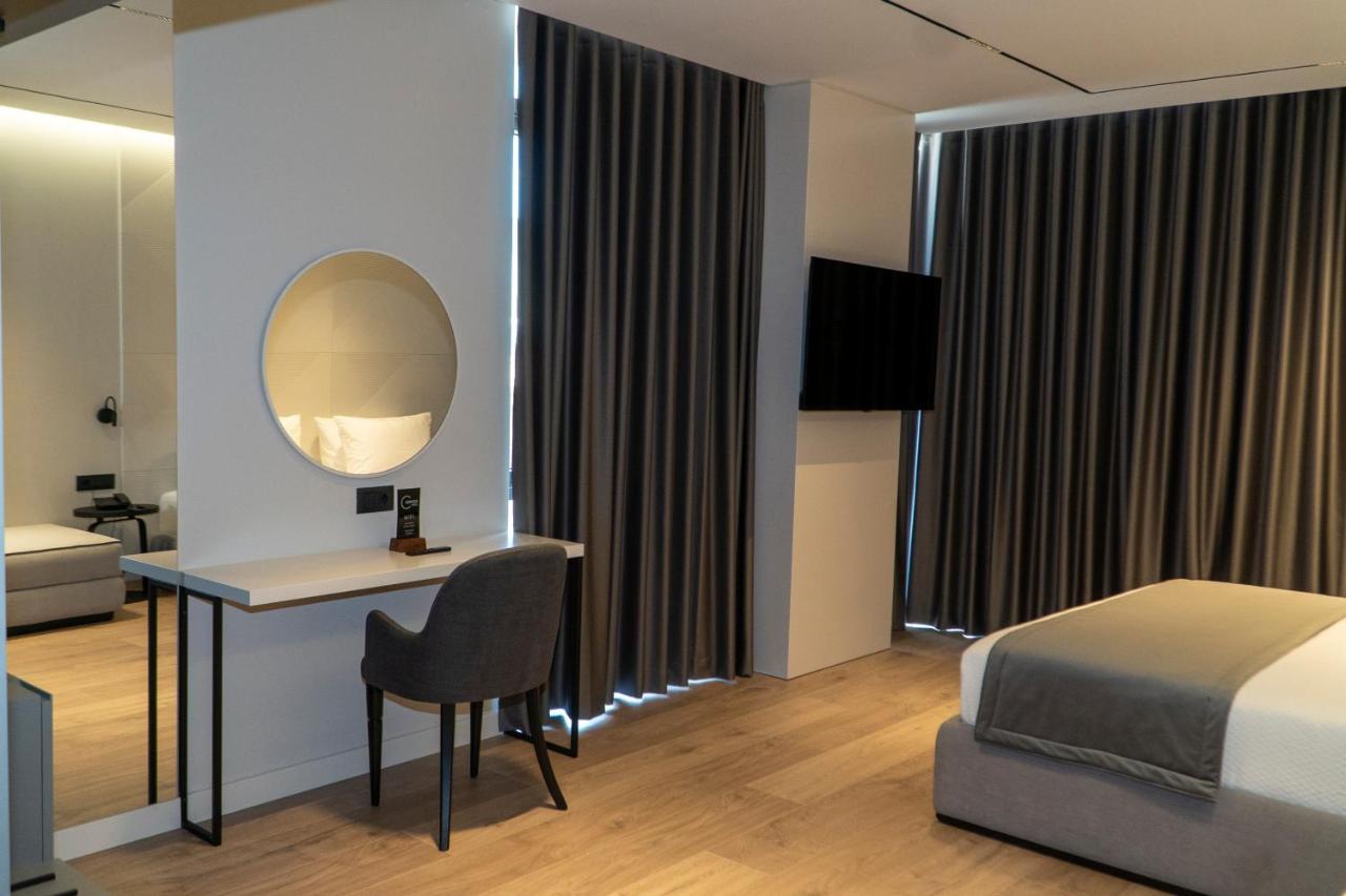 Center Hotel Sarandë 外观 照片