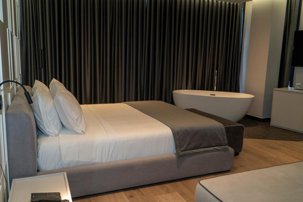 Center Hotel Sarandë 外观 照片