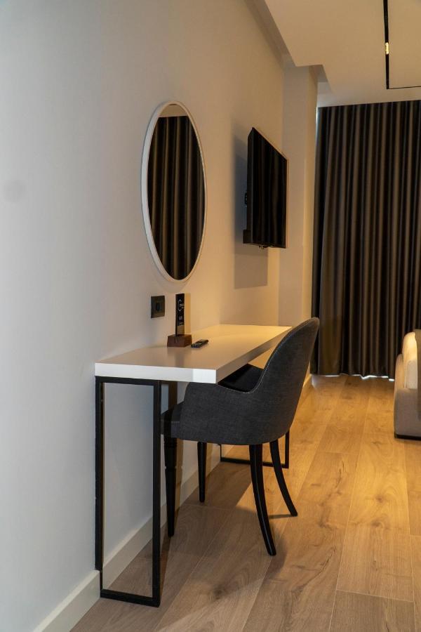Center Hotel Sarandë 外观 照片