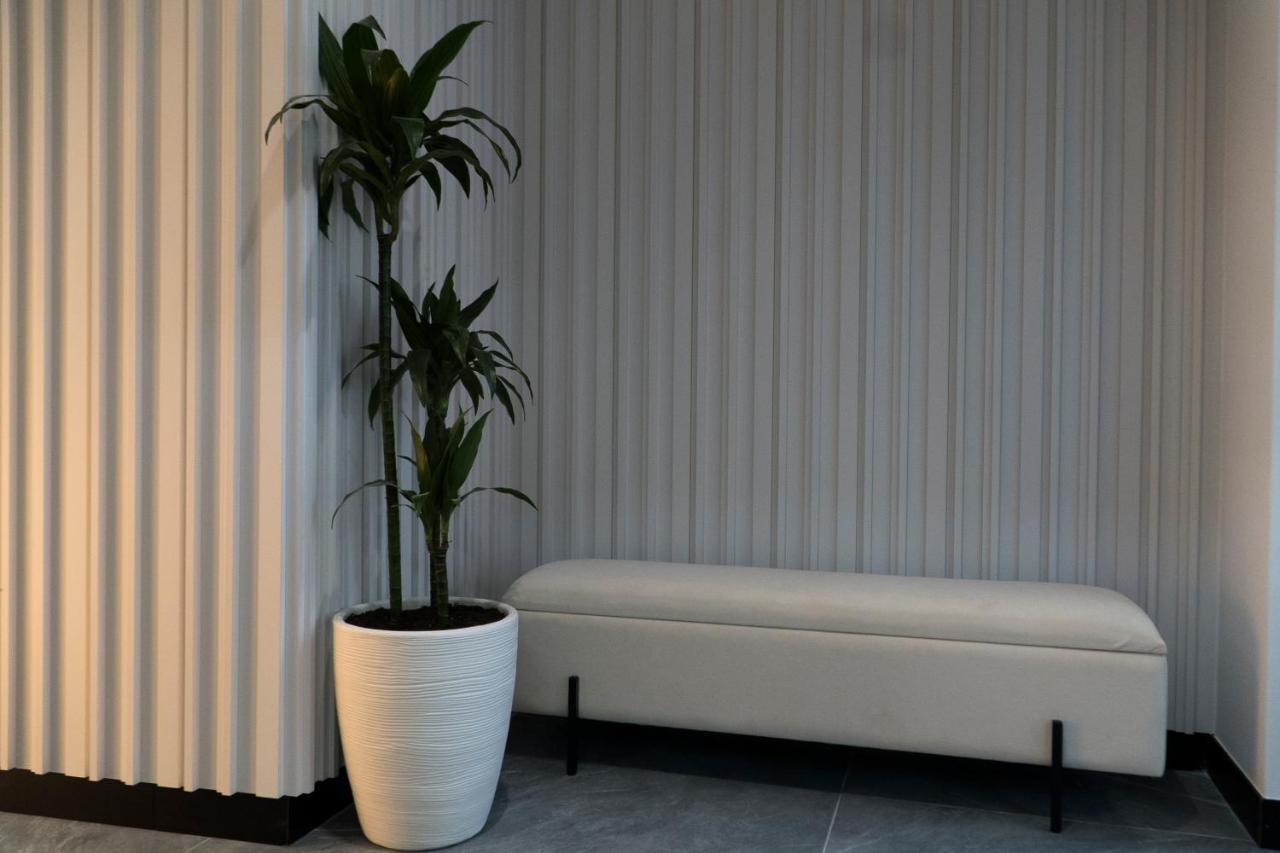 Center Hotel Sarandë 外观 照片